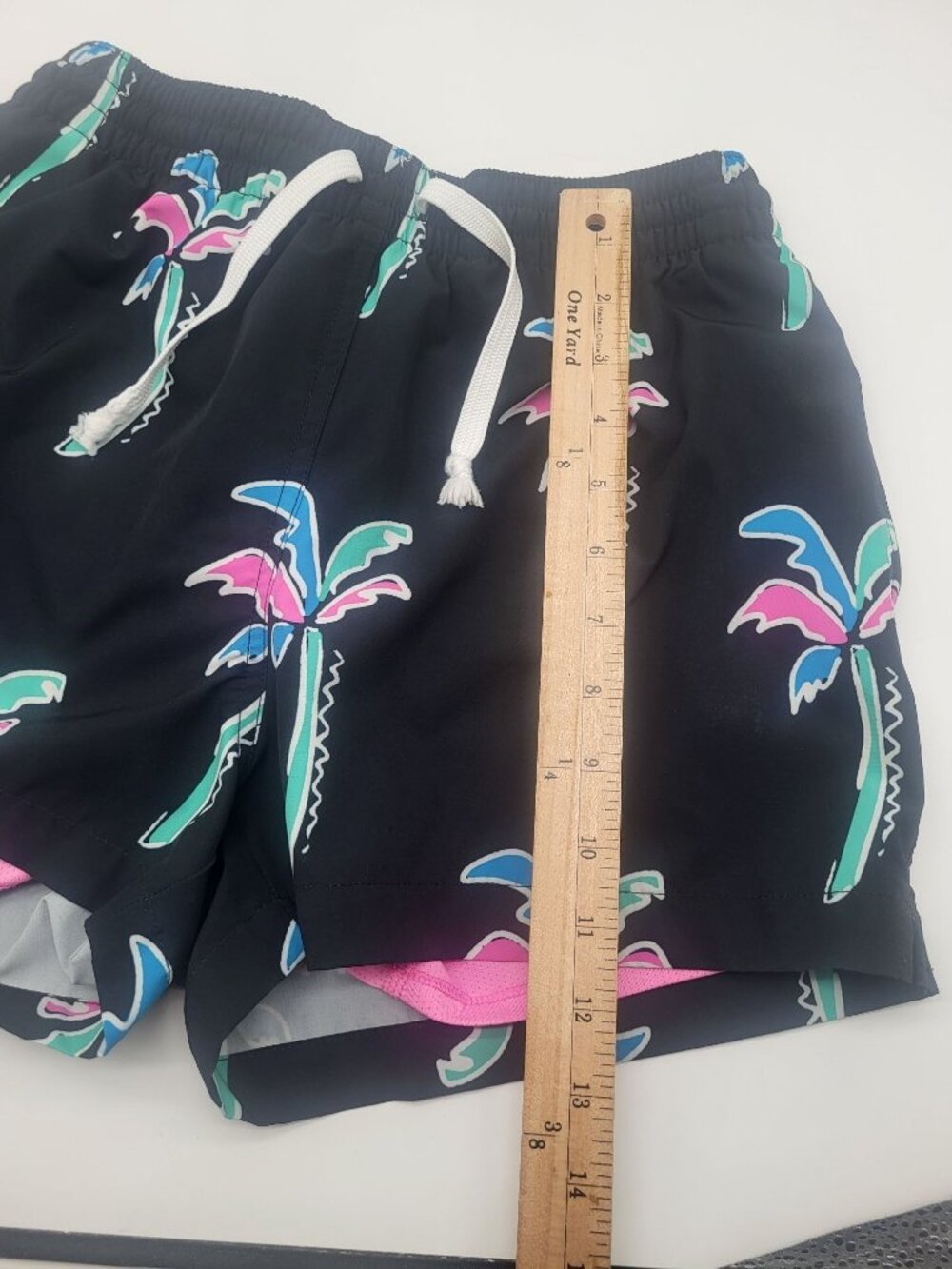 Chubbies The Havana Nights Lined Classic Swim Trunk Black Palms SZ SM 4" inseam - Picture 6 of 7